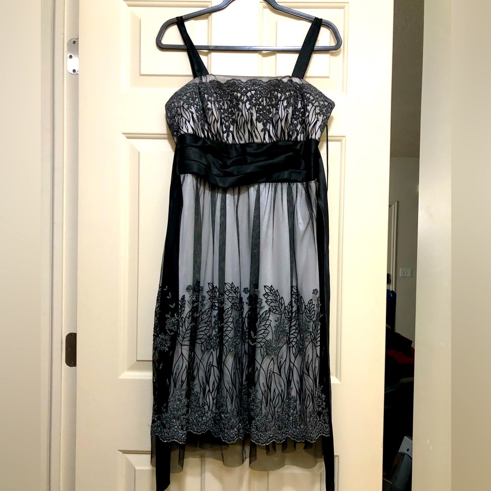 Brand new prom knee dress black and white